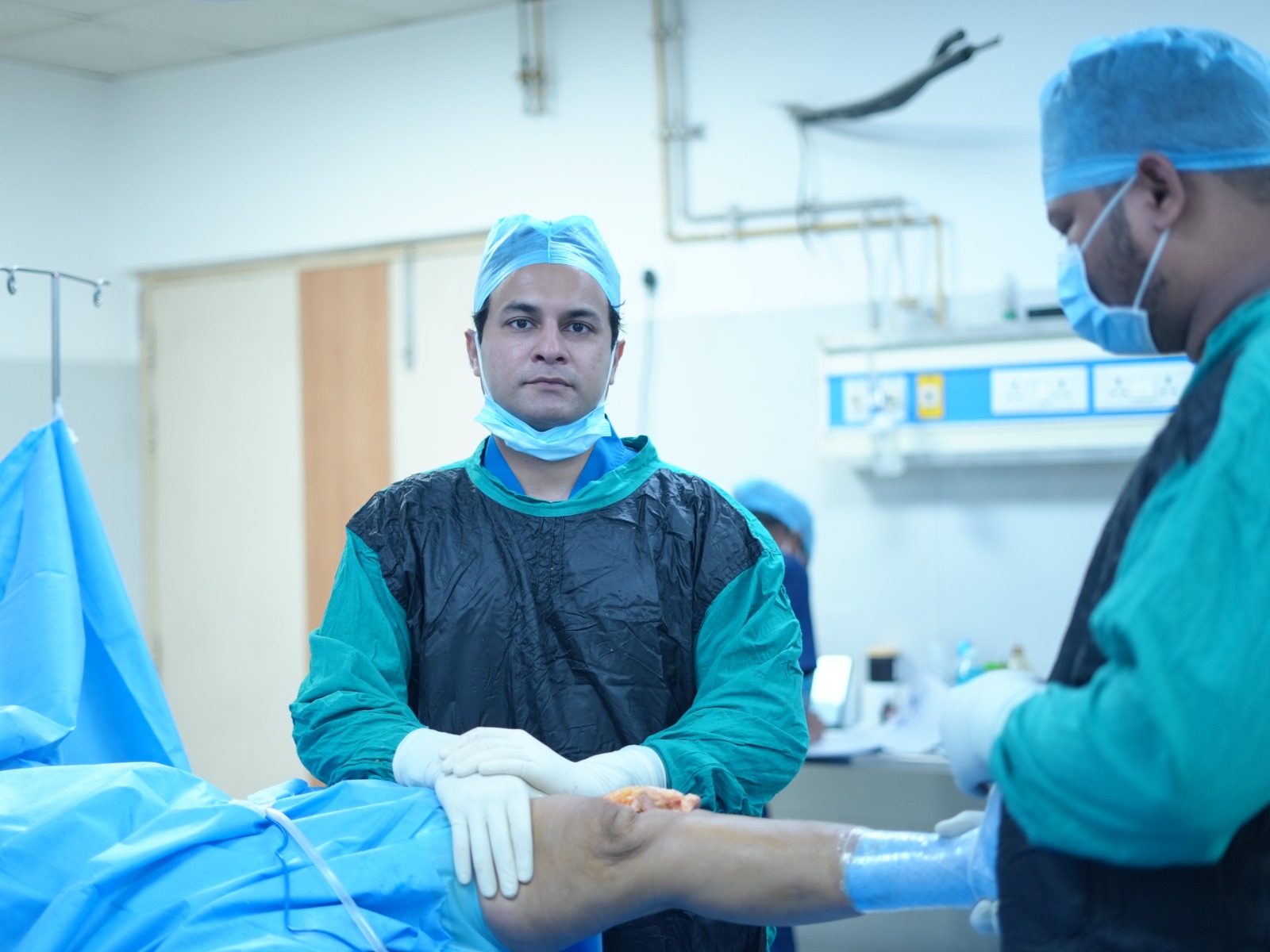 Dr. Yashwardhan Jaiswal — Orthopedic & Joint Replacement Surgeon